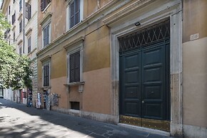 Santa Maria Maggiore Exclusive Apartment