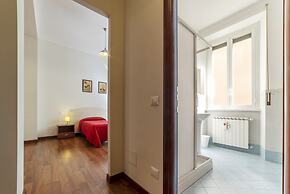 Piazza Re di Roma Apartment