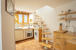 Quiet and Cozy Trastevere Hideaway