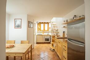 Quiet and Cozy Trastevere Hideaway