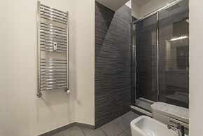 Porta Pia & Villa Torlonia Apartment with Balcony