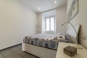 Porta Pia & Villa Torlonia Apartment with Balcony