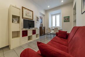 Porta Pia & Villa Torlonia Apartment with Balcony