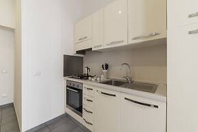 Porta Pia & Villa Torlonia Apartment with Balcony