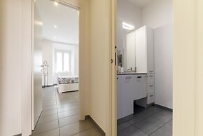 Porta Pia & Villa Torlonia Apartment with Balcony