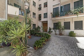 San Giovanni Apartment with Balcony