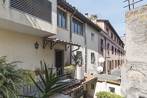 Colosseo Modern Apartment