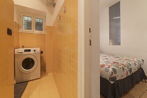 Colosseo Modern Apartment