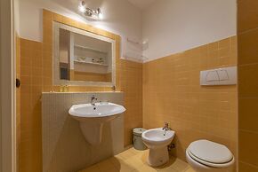 Colosseo Modern Apartment