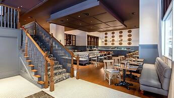 18th FL Stylish CozySuites w/ roof pool, gym #1