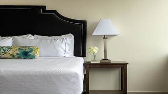 18th FL Stylish CozySuites w/ roof pool, gym #1