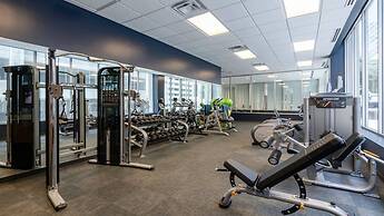 Downtown Dallas CozySuites w/ roof pool, gym #1