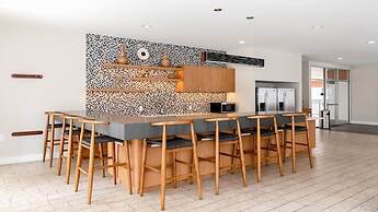 Downtown Dallas CozySuites w/ gym 9