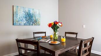 Downtown Dallas CozySuites w/ gym #10