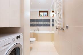 Apartment Platynowa Gdansk by Renters