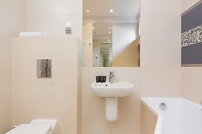 Apartment Platynowa Gdansk by Renters