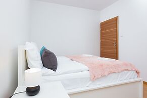 Apartment Platynowa Gdansk by Renters