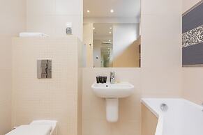 Apartment Platynowa Gdansk by Renters