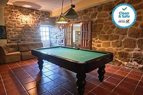19th Centry Farmhouse Getaway - Sleep 12-14 W/pool