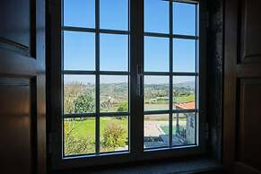 19th Centry Farmhouse Getaway - Sleep 12-14 W/pool