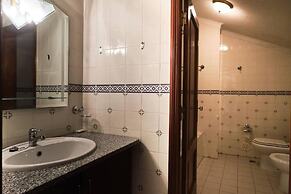 19th Centry Farmhouse Getaway - Sleep 12-14 W/pool