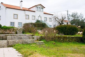 19th Centry Farmhouse Getaway - Sleep 12-14 W/pool