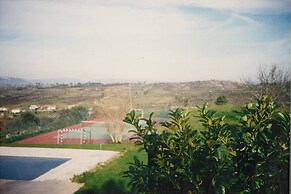 19th Centry Farmhouse Getaway - Sleep 12-14 W/pool