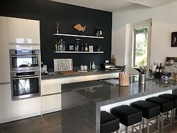 Remarkable 4-bed Villa in Bellano