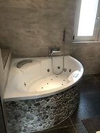 Remarkable 4-bed Villa in Bellano