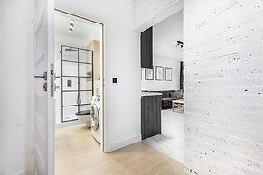 Riverside Deluxe Apartment by Renters