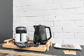 Riverside Deluxe Apartment by Renters