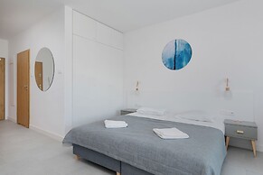 Aquamarina Prima Apartments by Renters