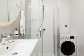 Aquamarina Prima Apartments by Renters