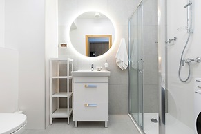 Aquamarina Prima Apartments by Renters