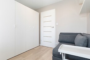 Port View Apartment by Renters