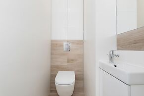 Port View Apartment by Renters