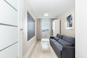 Port View Apartment by Renters