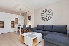 Port View Apartment by Renters