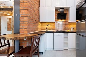 Stylish Apartment in Center by Renters