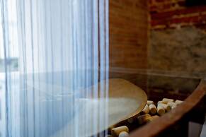 Stylish Apartment in Center by Renters