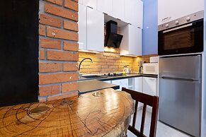 Stylish Apartment in Center by Renters