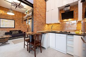 Stylish Apartment in Center by Renters