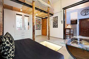 Stylish Apartment in Center by Renters