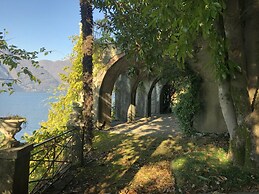 Villa Giudici Luxury app on the Lake