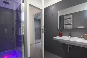 Luxury Design Home & Jacuzzi in Heart of Sorrento