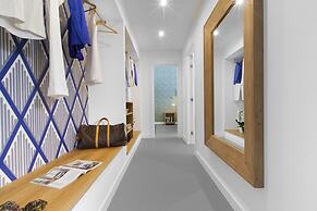 Luxury Design Home & Jacuzzi in Heart of Sorrento