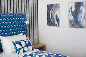 Luxury Design Home & Jacuzzi in Heart of Sorrento