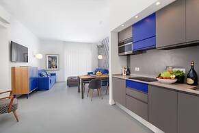 Luxury Design Home & Jacuzzi in Heart of Sorrento