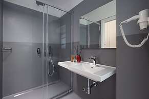 Luxury Design Home & Jacuzzi in Heart of Sorrento