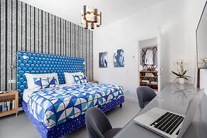 Luxury Design Home & Jacuzzi in Heart of Sorrento